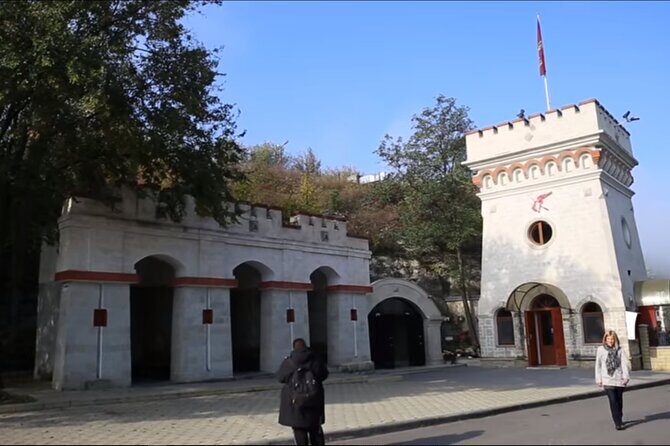 One-Day Vlad the Impaler Royal Court Private Tour from Bucharest - Exploring the Itinerary in Depth