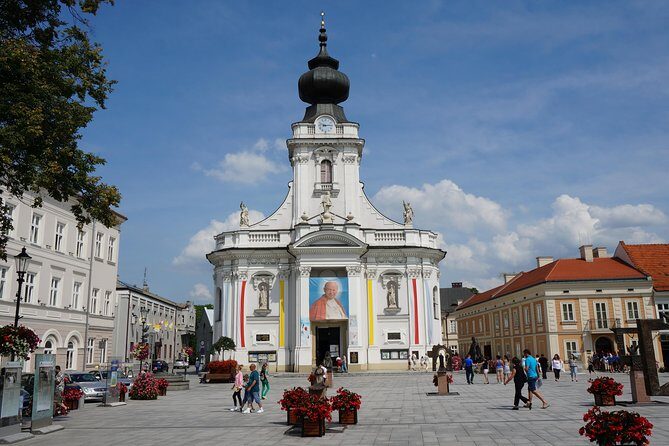 One-Day Wadowice & Czestochowa Tour from Krakow - Analyzing the Experience: What You Can Expect