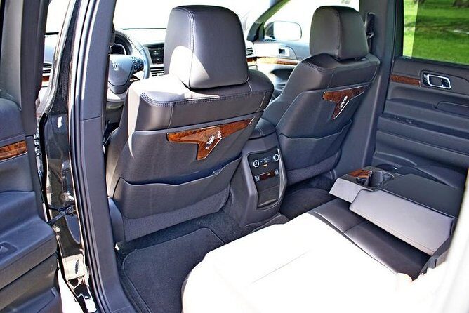 One-Way Private ORD Airport Meet and Greet Transfer by Sedan - The Booking and Cancellation Process