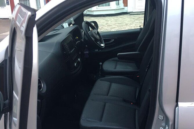One Way Taxi Transfer from London to Gatwick Airport - A Detailed Look at the Experience