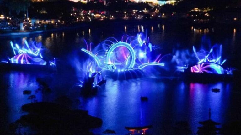 Orlando:*Limited Time*Halloween/Christmas Fireworks Tour - A Closer Look at the Orlando Fireworks Helicopter Tour