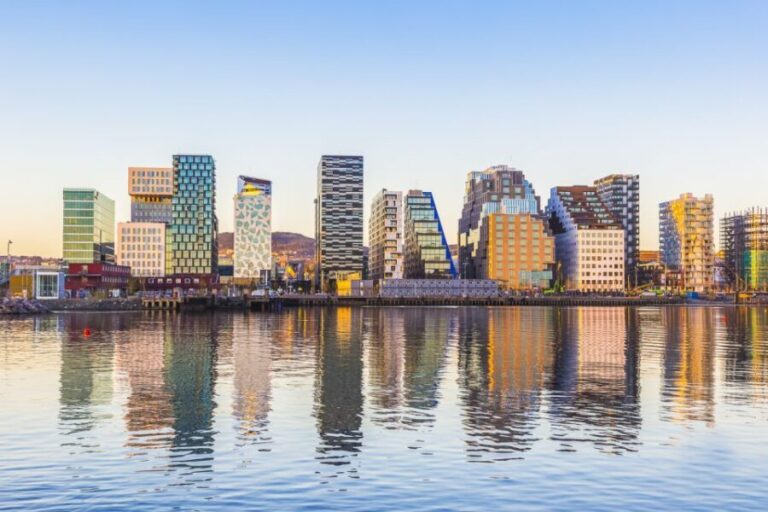 Oslo: Grand City Sightseeing Tour by Bus with Fjord Cruise - Why This Tour Works for You