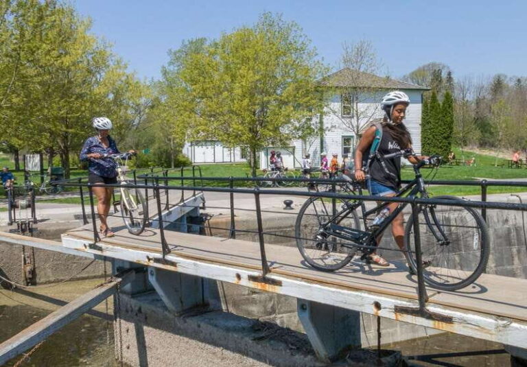 Ottawa: 4 or 8-Hour Bike Rental with Self-Guided Tour - Who Will Love This Experience?