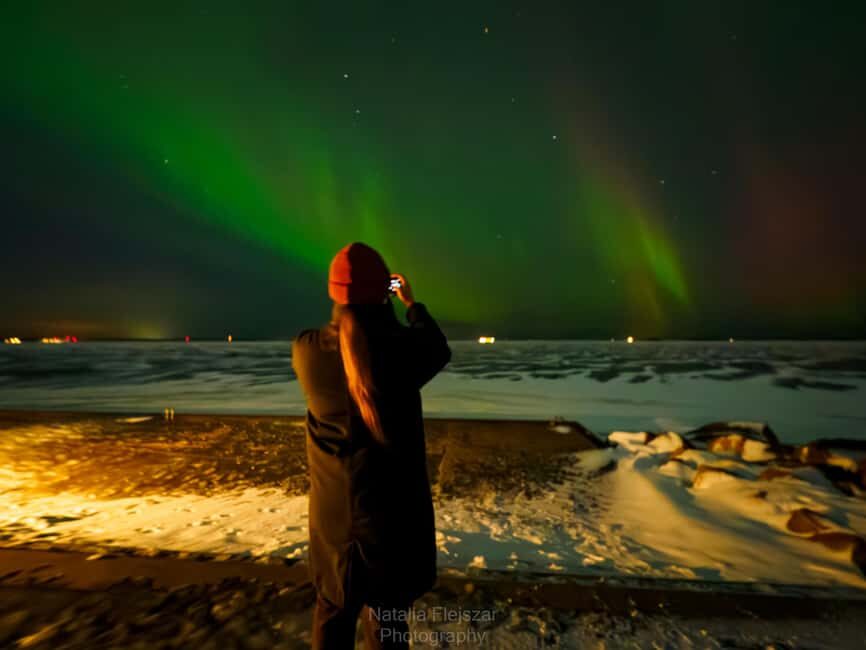 Oulu: Guided Night Walking Tour with Northern Lights Hunting - Value and Suitability