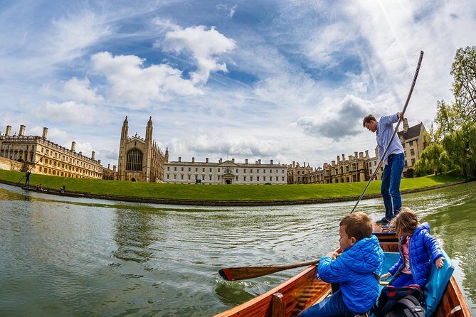 Oxford & Cambridge Universities Tour - The Guides: Knowledgeable and Engaging