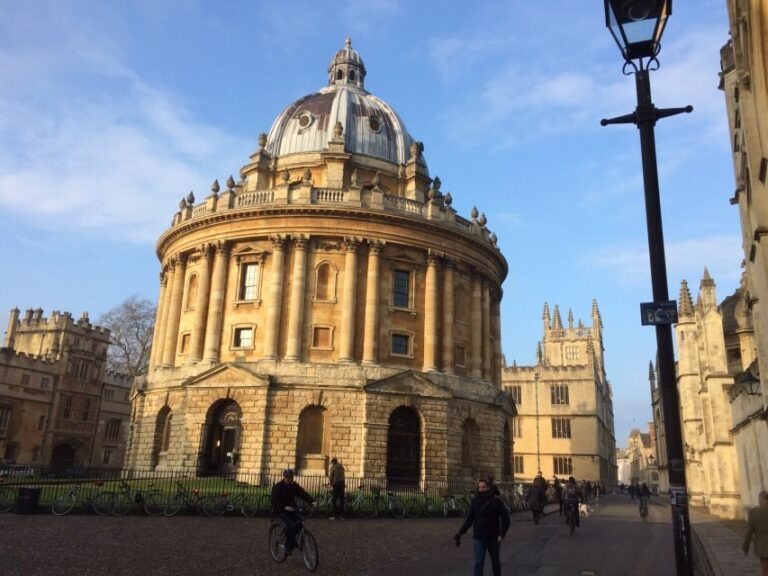 Oxford: Private City Tour & University Historical Highlights - Exploring Oxford with a Knowledgeable Guide