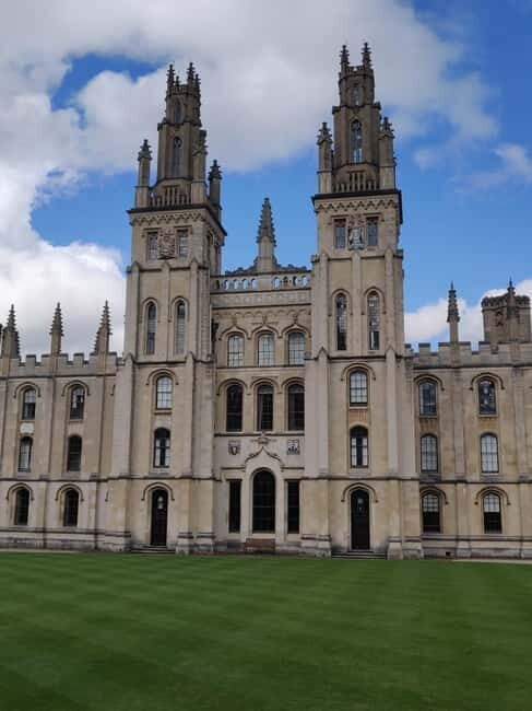 Oxford: Private Guided Walking Tour of University and City - Who Should Consider This Tour?
