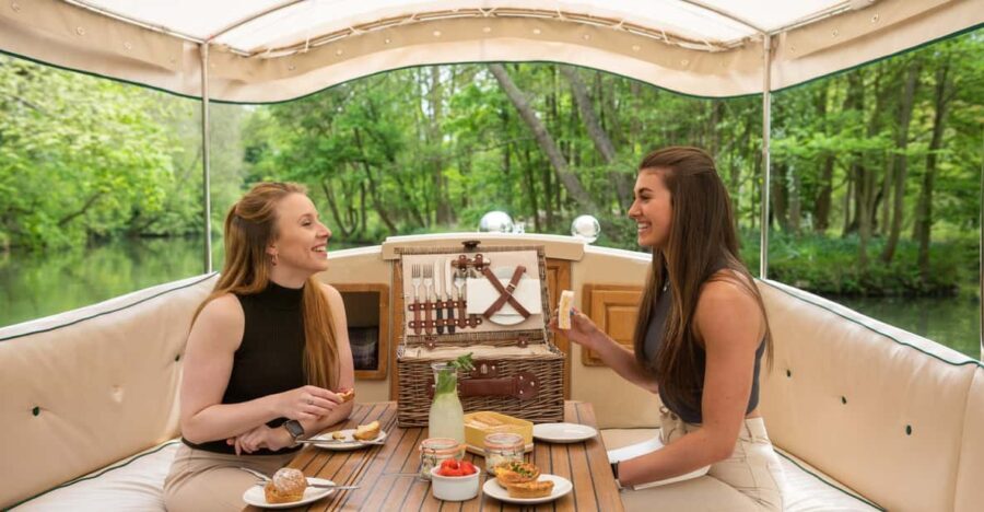 Oxford: Scenic Sightseeing Cruise with Gourmet Picnic - The Scenic and Cultural Appeal