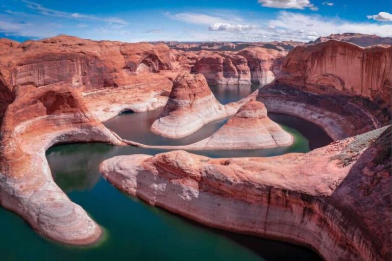 Page: Boat Tour of Lake Powell, Antelope, and Glen Canyon - An In-Depth Look at the Boat Tour Experience