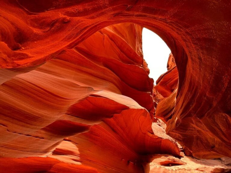Page: Traditional Navajo Hogan Stay & Antelope Canyon Tour - An In-Depth Look at the Experience