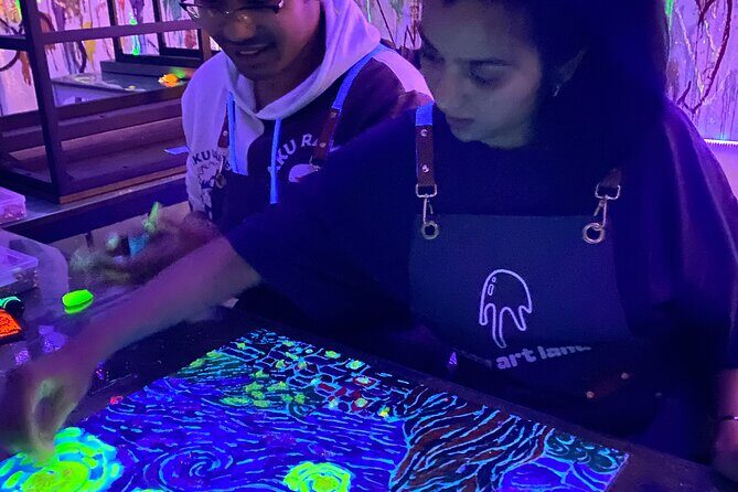 Paint-In-Dark Drawing Class in New York - The Sum Up: Who Is This Tour Perfect For?