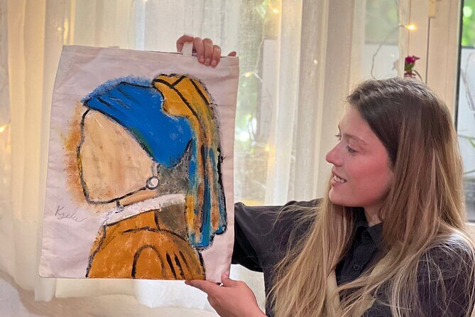 Painting on Tote Bags Workshop with Welcome Drink - Who Should Consider This Tour?