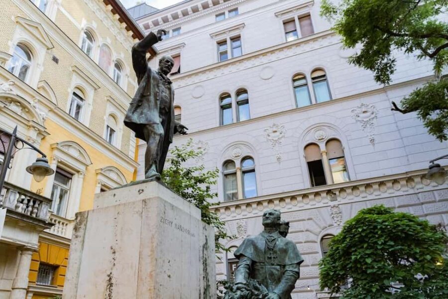 Palace District Evening Culinary, Wine, and History Walk - The Itinerary: What to Expect