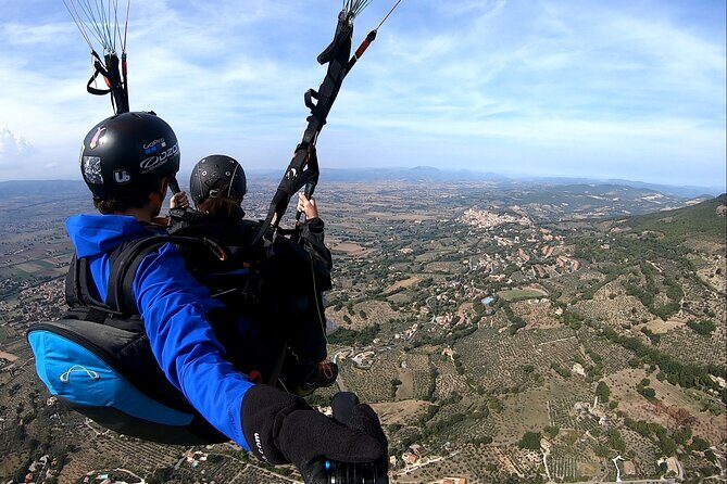 Paragliding flight over the Gardens of Ninfa - Who Should Consider This Tour?