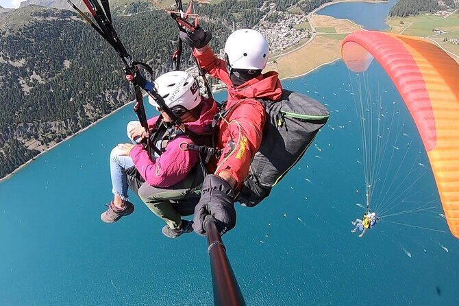 Paragliding Tandem Flights in Engadin - The Flight Itself: An Experience of Balance and Beauty