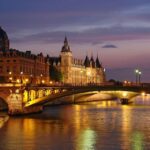 Paris: 3-Course-Dinner Cruise with Wine on the Seine River - Who This Tour Suits Best