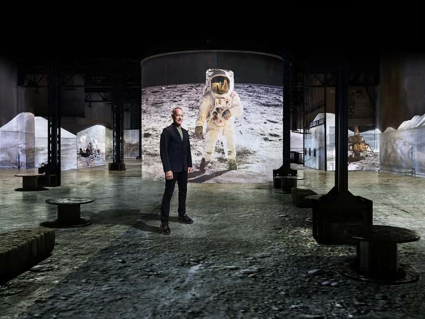 Paris: Atelier des Lumières entry ticket Destination Moon - The Experience in Detail: What You Can Expect