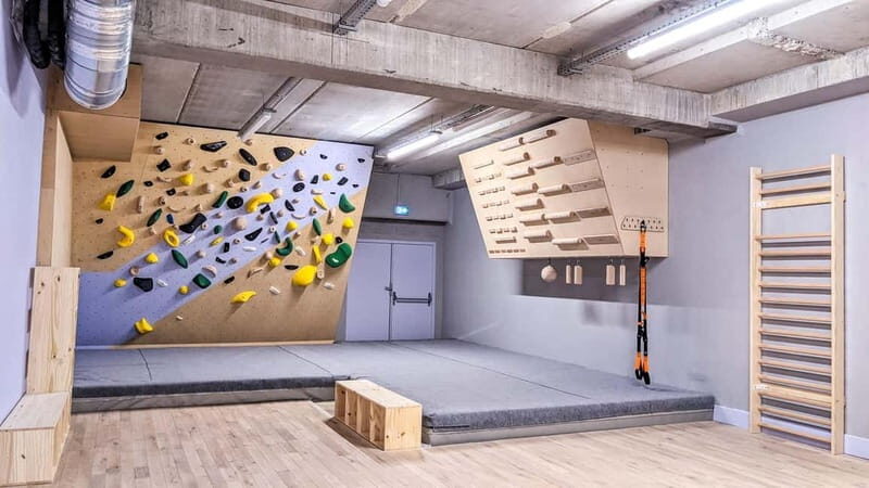 Paris - Bercy Village - Access 1 day of unlimited climbing - A Detailed Look at the Climbing Experience in Bercy Village