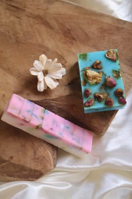 Paris: Botanical handmade soap workshop (Melt and pour soap) - Exploring the Details of the Workshop