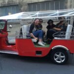 Paris by tuk-tuk: 2-hour Private Tour of Iconic City Landmarks - Detailed Breakdown of the Itinerary