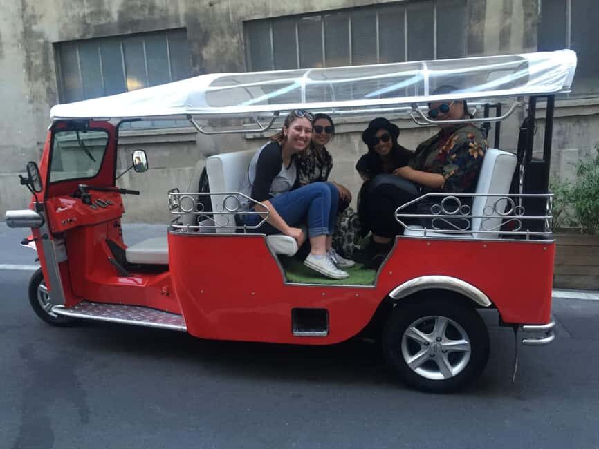 Paris by tuk-tuk: 2-hour Private Tour of Iconic City Landmarks - Detailed Breakdown of the Itinerary