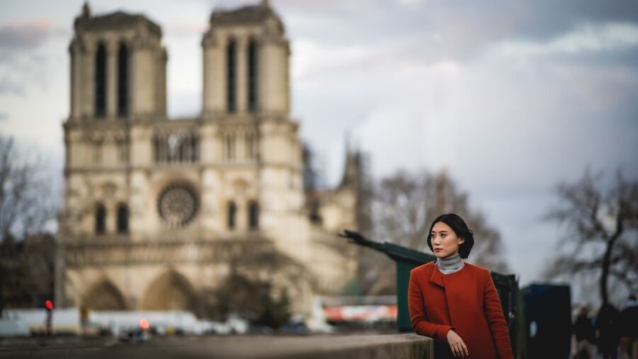 Paris: Cinematic and Fun Photoshoot with a Professional - An In-Depth Look at the Experience