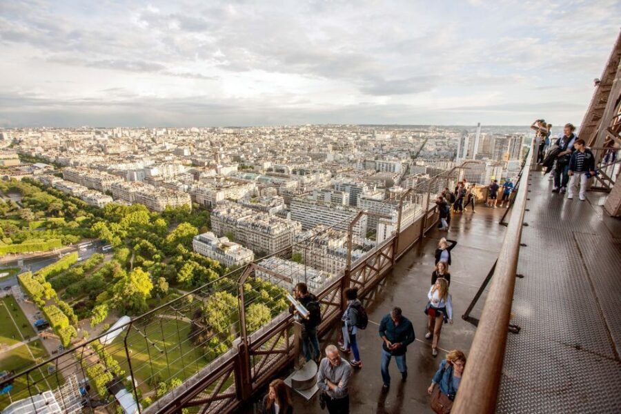 Paris: City Tour by Bus with Eiffel Tower & Optional Summit - Who Should Consider This Tour?