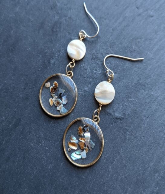 Paris: Duo Resin Jewelry Workshop (Necklace & Earrings) - An In-Depth Look at the Floral Resin Jewelry Workshop in Paris