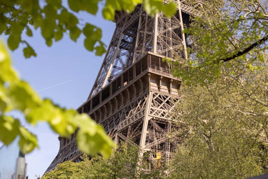 Paris: Eiffel Tower Dining, Gustave Menu at Madame Brasserie - Post-Dinner Exploration