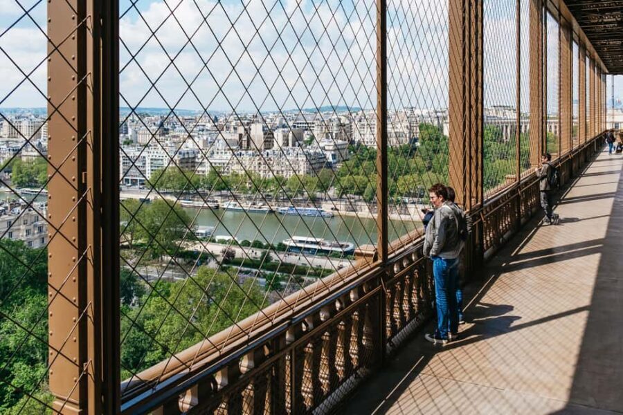 Paris: Eiffel Tower Fully Guided Tour with Summit Option - Who This Tour Is Best For