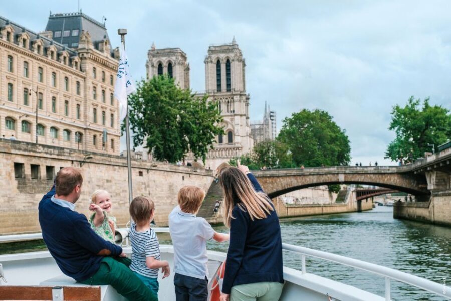 Paris: Family-Friendly River Seine Guided Cruise - The Experience in Detail
