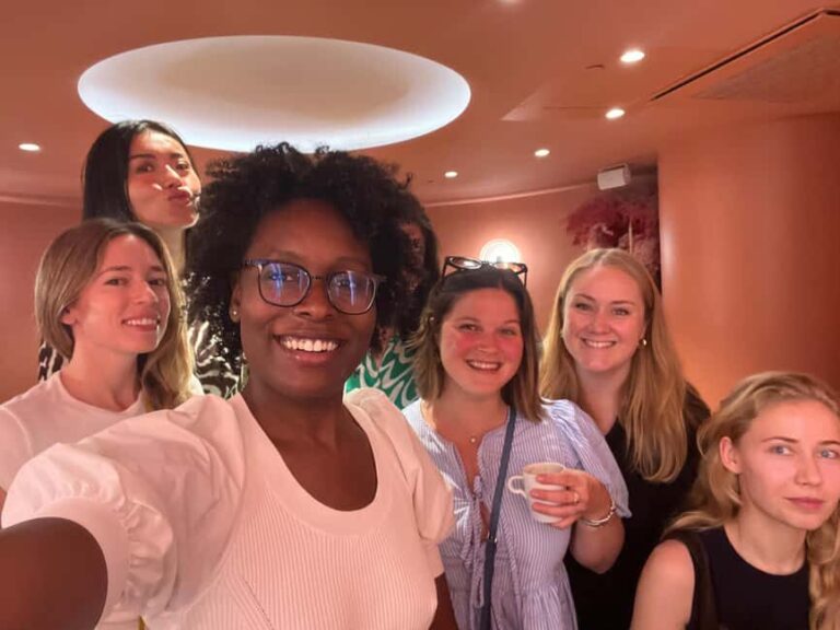 Paris: Guided French Pharmacy Skincare Shopping - An Authentic Glimpse into French Skincare Culture