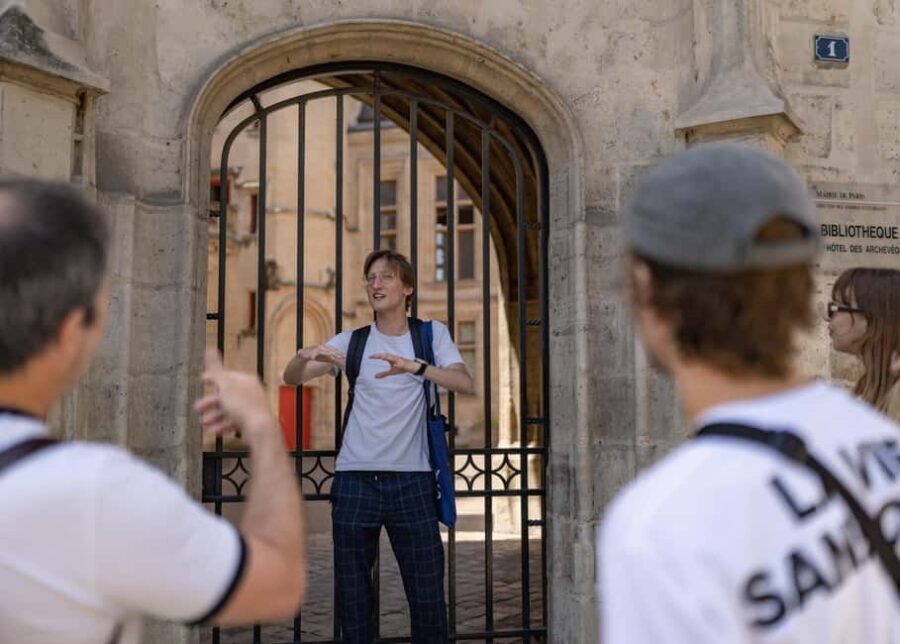 Paris: Guided Walking Tour of the Marais - A Closer Look at the Experience