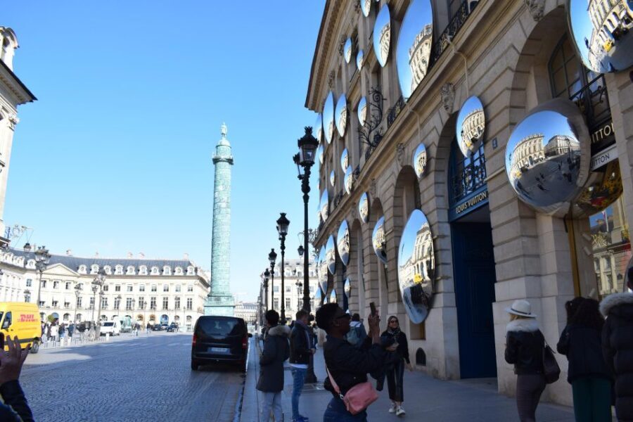 Paris : Highlights of Parisians' Paris guided tour - Authentic Insights from Reviews