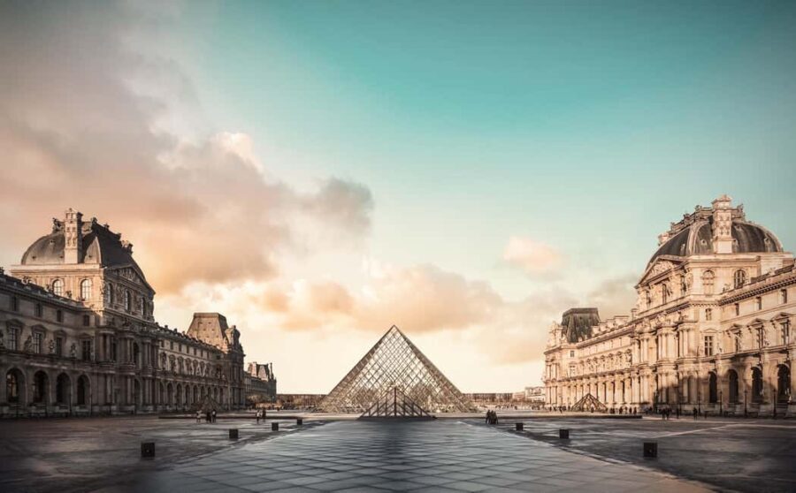 Paris: Historic City Center Private Guided Walking Tour - The Sum Up