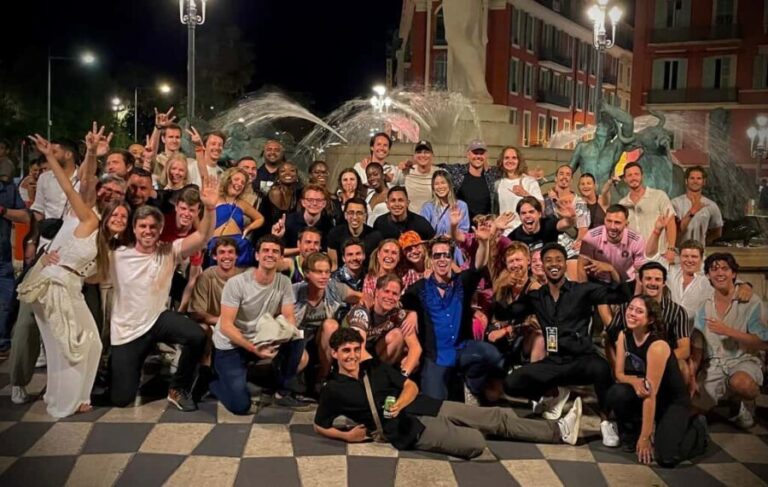 Paris International Pub Crawl with Free Shots & Fun Games - An In-Depth Look at the Paris Pub Crawl Experience