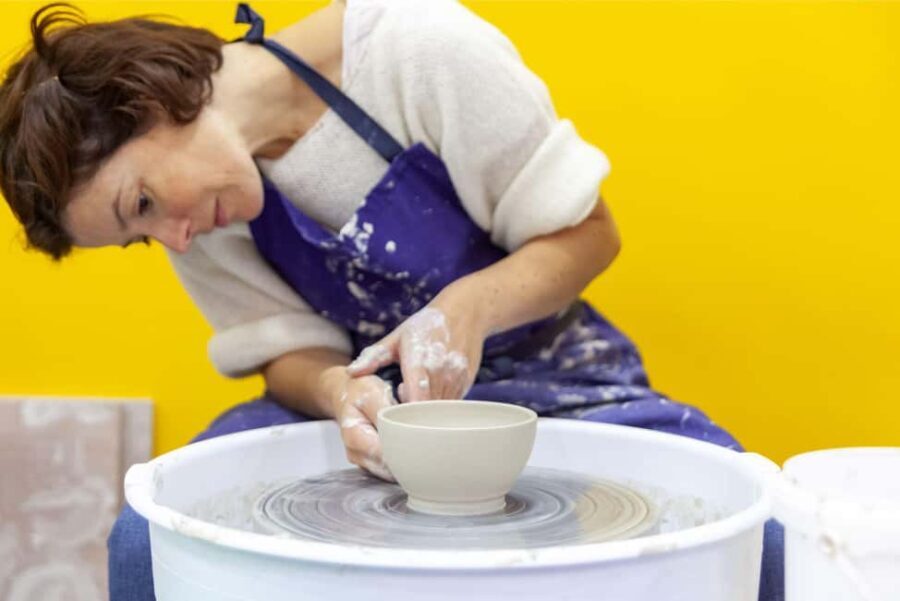 Paris: Introduction to ceramic pottery wheel throwing (2.5 hours) - A Detailed Look at the Paris Pottery Experience