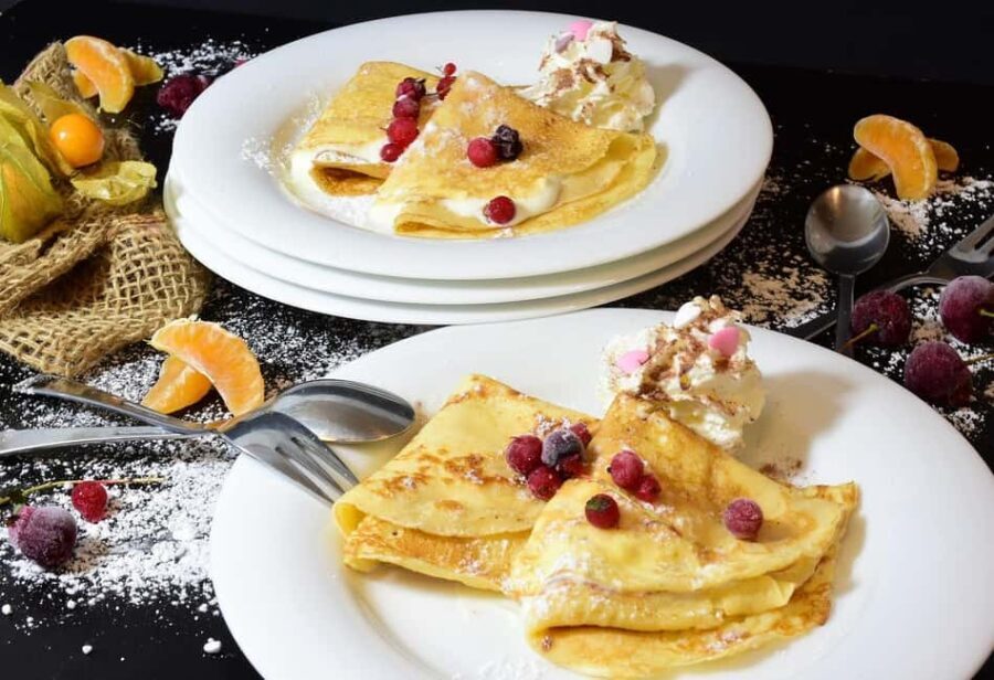 Paris Le Marais: Traditional Food Tour with Full Meal - Guides & Guest Experiences