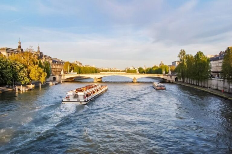 Paris: Louvre Reserved Access and Boat Cruise - An In-Depth Look at the Experience
