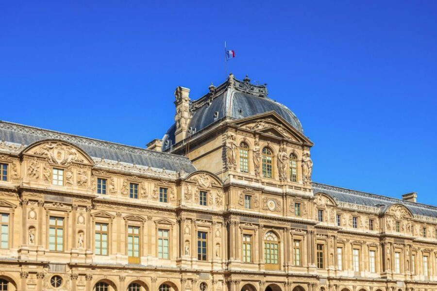 Paris: Louvre Small Group Guided Tour with Reserved Entry - Detailed Breakdown of the Itinerary