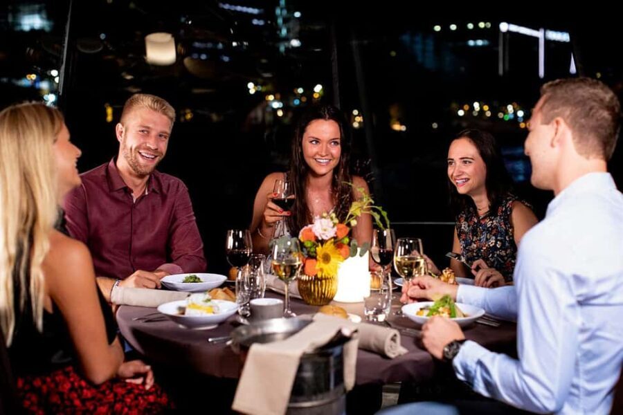 Paris: Luxury New Year's Eve Dinner Cruise along the Seine - Practical Aspects to Consider