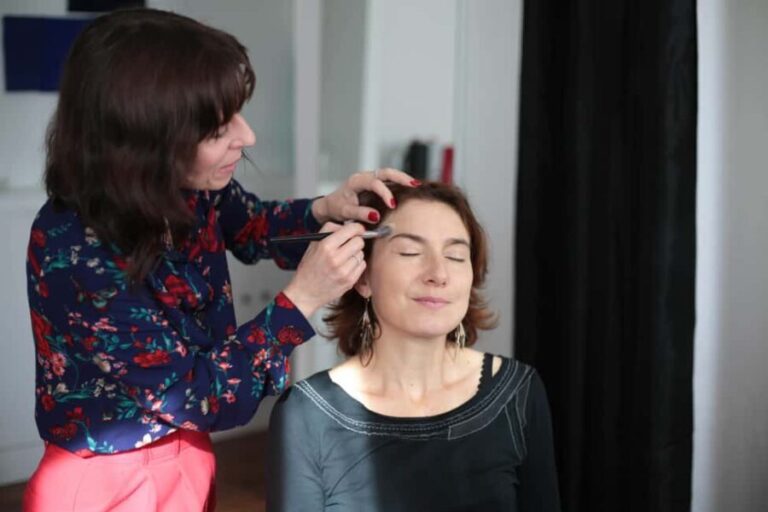 Paris: Make-up Class with Color Analysis - Analyzing the Value