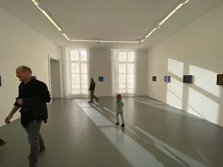 Paris: Marais Contemporary Art Galleries with an artist - Who Will Love This Tour?