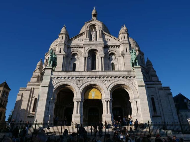 Paris: Montmartre Must-See Walking Tour with a Local Guide - Authentic Experiences and Hidden Gems
