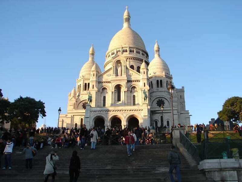 Paris: Montmartre Private Guided Walking Tour - A Walk Through Montmartre: Why It Matters
