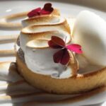 Paris: New Year's Lunch on the 1st floor of the Eiffel Tower - An In-Depth Look at the Experience