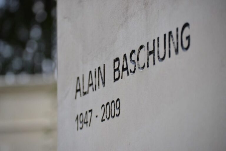 Paris: Pere Lachaise Cemetery Guided Tour - What to Expect and How to Prepare