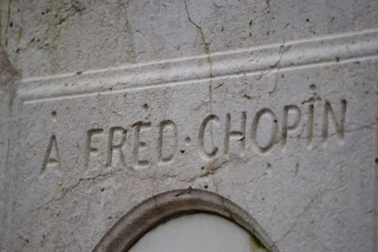 Paris: Père Lachaise Cemetery Private Tour - Who Should Consider This Tour?