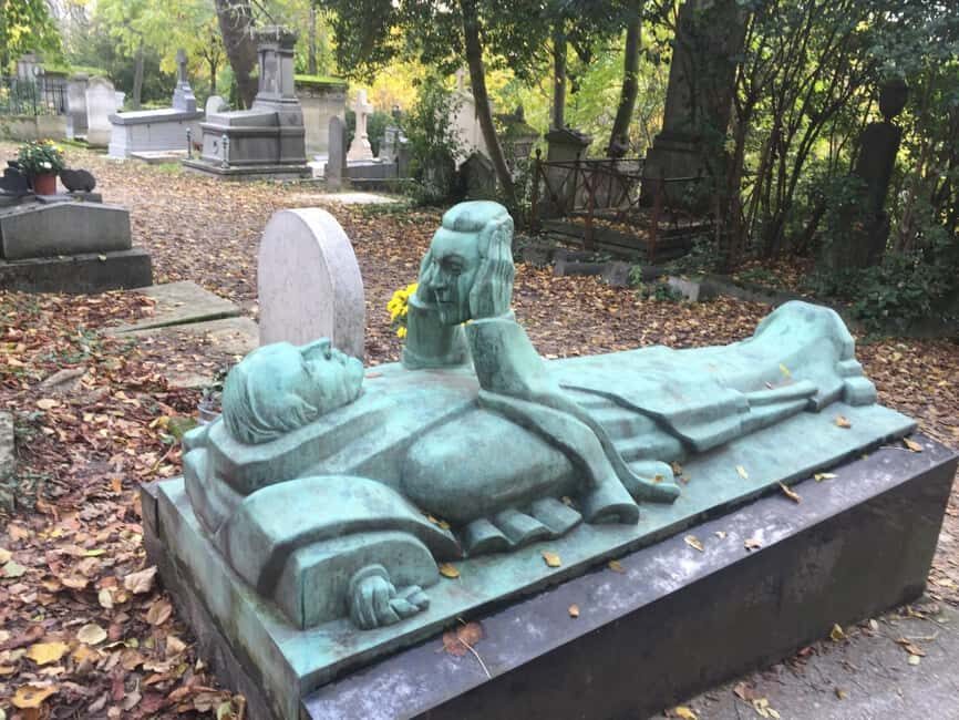 Paris: Père Lachaise Cemetery Visit with Seine River Cruise - In-Depth Breakdown of the Itinerary