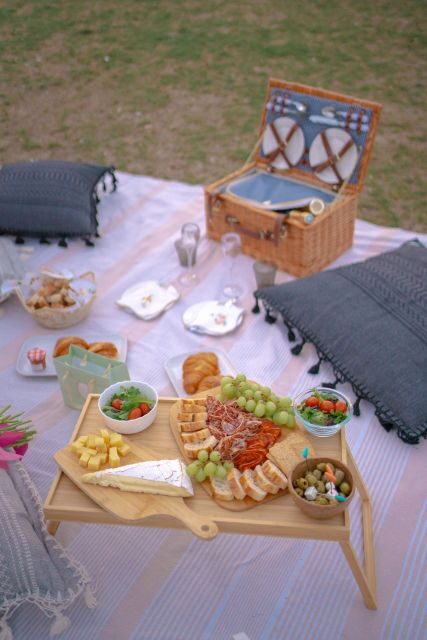 Paris: Picnic experience in front of the Eiffel Tower - Why This Experience Stands Out